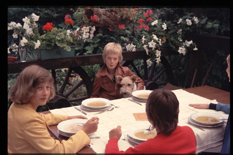 08.Gronau jul 1975 Brigitte,Peter,Britta.JPG